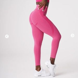 NVGTN Fuchsia Contour Seamless Legggings